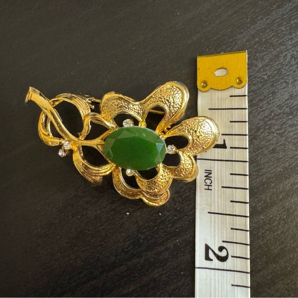 Set of 2 💛 Vintage Gold Tone Nature-Inspired Brooch Set with Green Jade Stones - Picture 13 of 16
